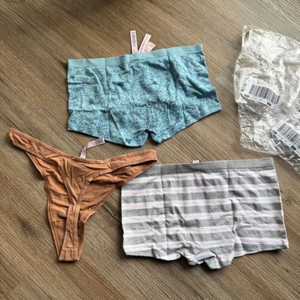 Victoria Secret Panties set of 3 SIZE M - 2 boyshort panties and 1 Thong NEW